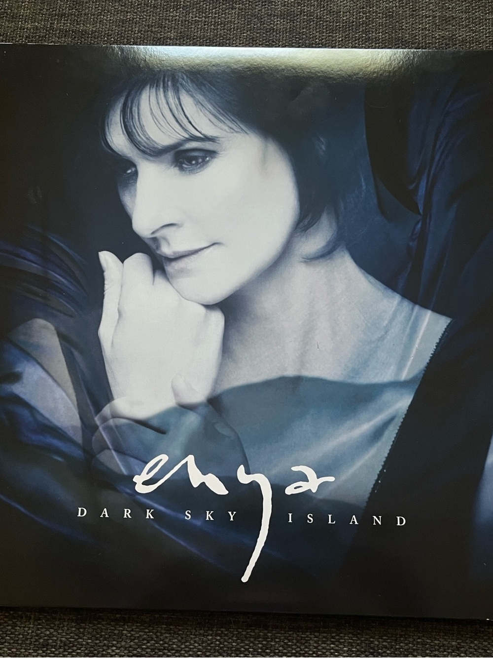 Enya / Dark Sky Island 2015 EU Original LP Warner Bros. Records 0825646982691